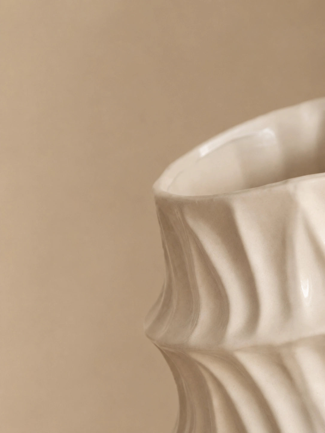 SCULPTURAL RIPPLE VASE