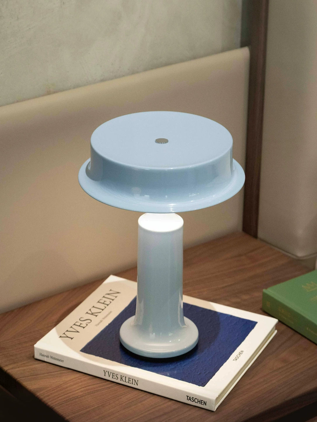 HAT-SHAPED RECHARGEABLE TABLE LAMP