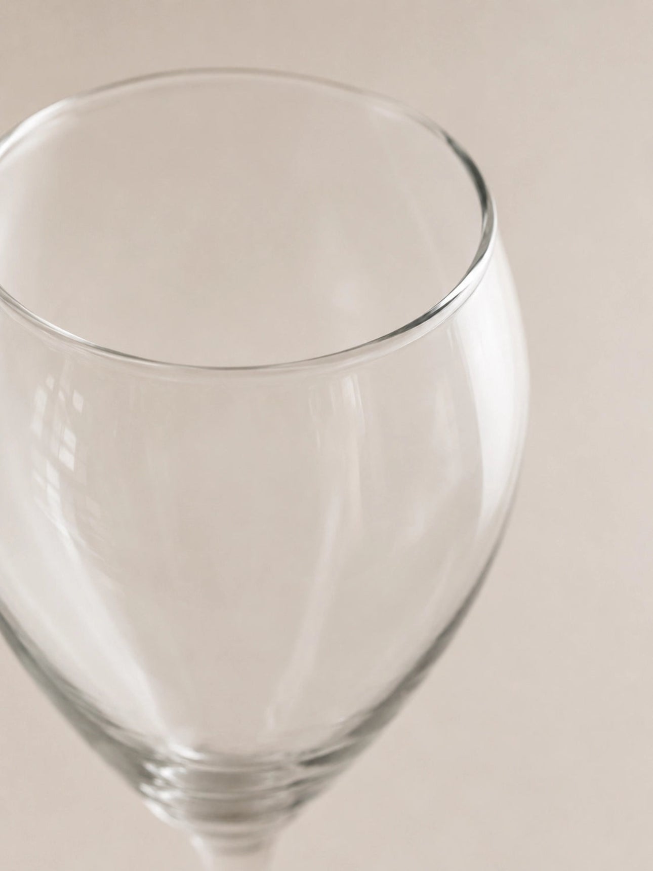 CURVED CRYSTALLINE GOBLET